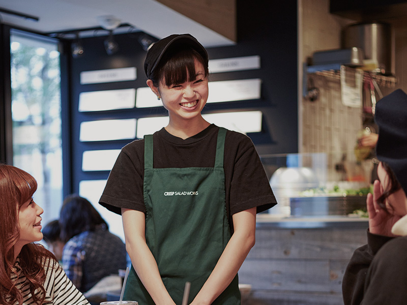 店内で働くスタッフ